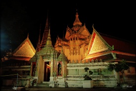 Wat Pho by night / Wat Pho di notte