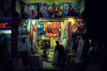 Bui Vién street, art shop
